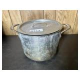 8 Quart pan with lid