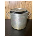 10 Quart pan with lid