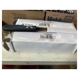 Lot of 12 steak knives