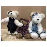 Flat with 3 Boyds Bears 10 inch  Black velvet