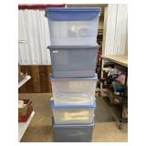5 clear totes with lids