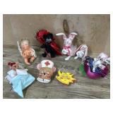 Flat of 8 Annalee doll miniature dolls