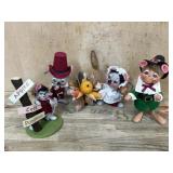 4- Annalee 5 inch fall time dolls