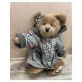 16 inch Platinum Edition Boyds Bear in green