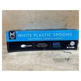 600 White Plastic Spoons
