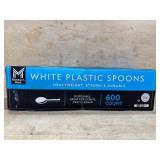 600 White Plastic Spoons