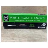 White Plastic Knives, 600 Count