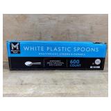 600 White Plastic Spoons