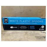 600 White Plastic Spoons