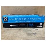 White Plastic Spoons (600 Count)