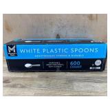 600 White Plastic Spoons