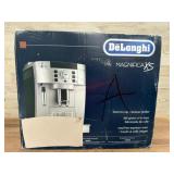 DeLonghi Magnifica XS Espresso Machine