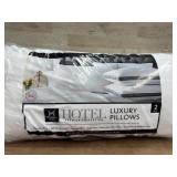 2 Hotel Luxury Pillows