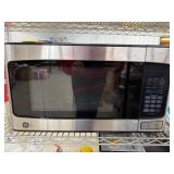 GE Stainless Steel 950-Watt Microwave Oven