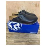 Men's Size 11 Black Slip-On Clogs