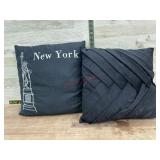 2 throw pillows