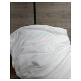 Down alternative comforter unknown size