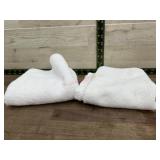 2 hand towels
