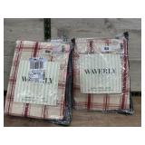 4 plaid pointed tab panels