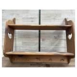 Double heart shelf w/ pegs