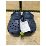 Men's Size 9 Navy Clog-Style Footwear