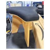 Saddle stool