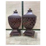 Lattice pagoda lanterns