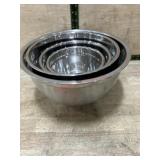 4 stainless steel bowls
