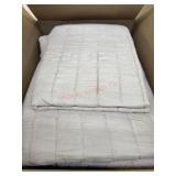 Quilted Comforter in Neutral Tone