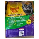 Dry Cat Food with Crunchy Kibble and Nutrients