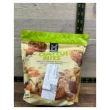 Bag of Oat Bites With Dried Apricots and Raisins