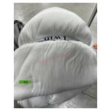 Twin white comforter