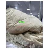 Twin comforter