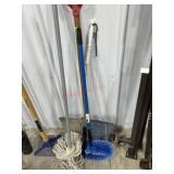 Mop/ Snow shovel and duster