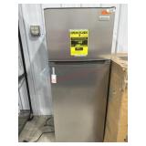 Frigidaire  7.5 cubic feet refrigerator - has