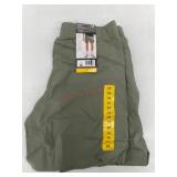 GapFit Active Shorts in Green, Size M