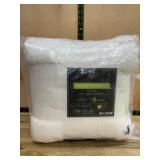 8 White Bath Towels