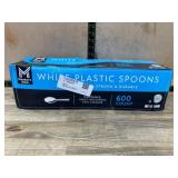 600 White Plastic Spoons