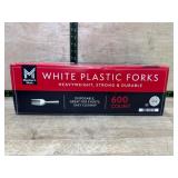 600 White Heavyweight Plastic Forks