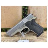 Smith & Wesson Model 4053 ï¿½ .40 S&W Pistol