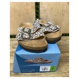 Mountain Sole Leopard Sandals Size 7