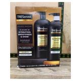 TRESemmï¿½ Ultimate Moisture Shampoo Set 39 fl oz