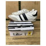 Womens Retro Sneakers Size 8 White Black