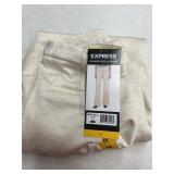 Express Straight Leg Pull-On Pant, Medium