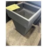ELEMENTS - STYLE 2 SQUARE CONCRETE PLANTER