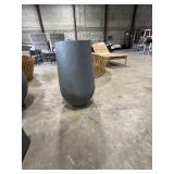 ELEMENTS - STYLE 1 ROUND CONCRETE PLANTER