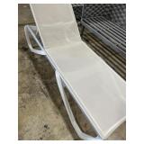 WAVE - MESH CHAISE LOUNGE - GRAY / WHITE