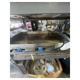 GRIDDLE WITH 3 BURNERS