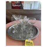 ASSORTED PIECES - 1- TRAY / 7- ASSORTED GLASSES
