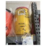 ASSORTED 5 GALLON COOLERS - 2- IGLOO (YELLOW) / 2-